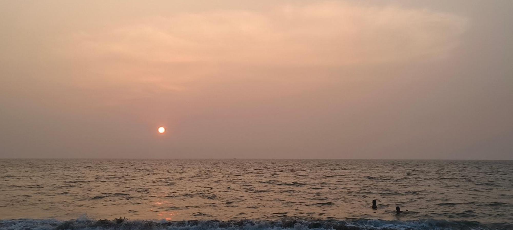 Peace And Love Beach Homestay Alappuzha ภายนอก รูปภาพ