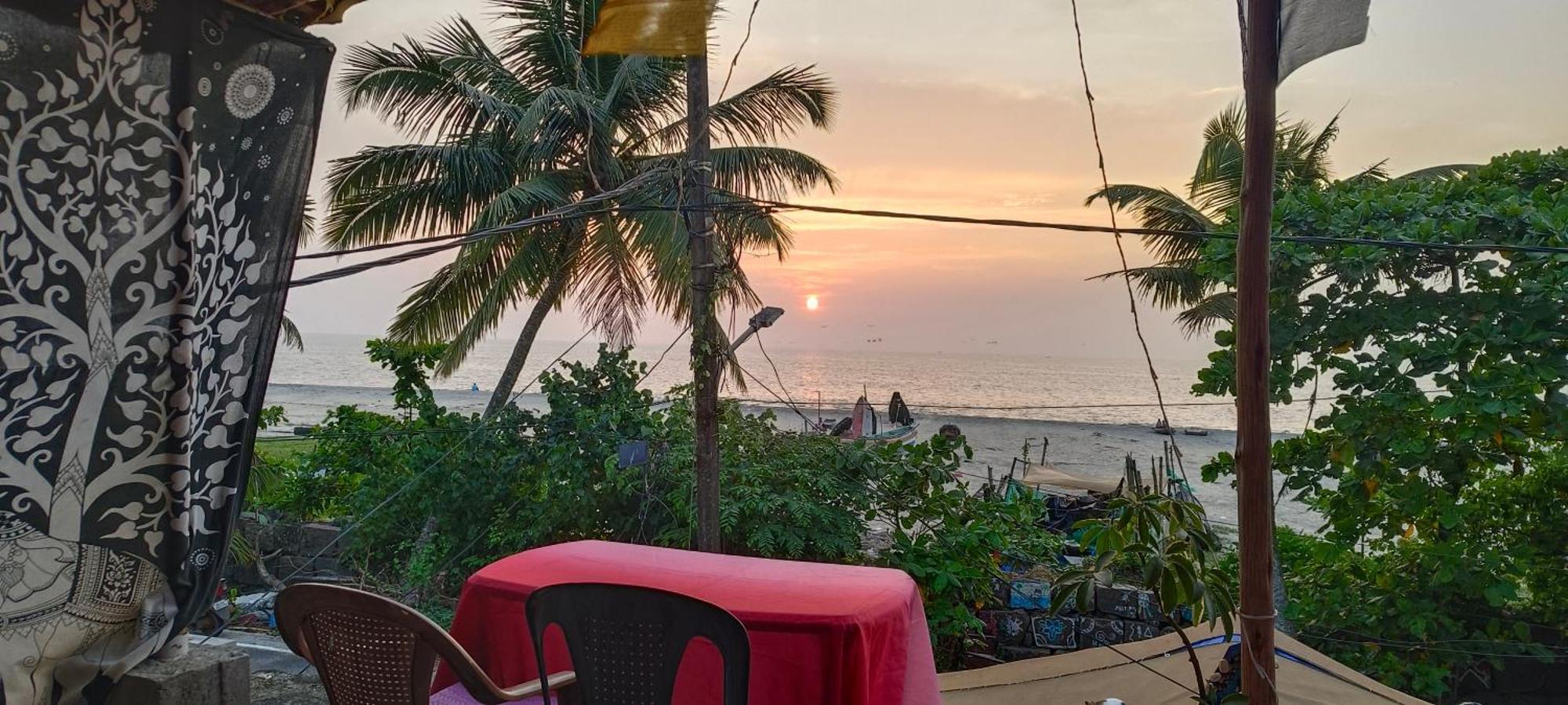 Peace And Love Beach Homestay Alappuzha ภายนอก รูปภาพ